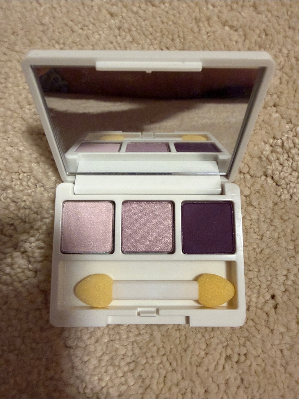 New Clinique Eyeshadow Trio Palette in Lavender Shade 10 Going Steady